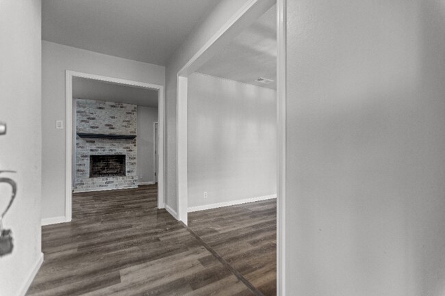 Foto del edificio - 12112 FM 14