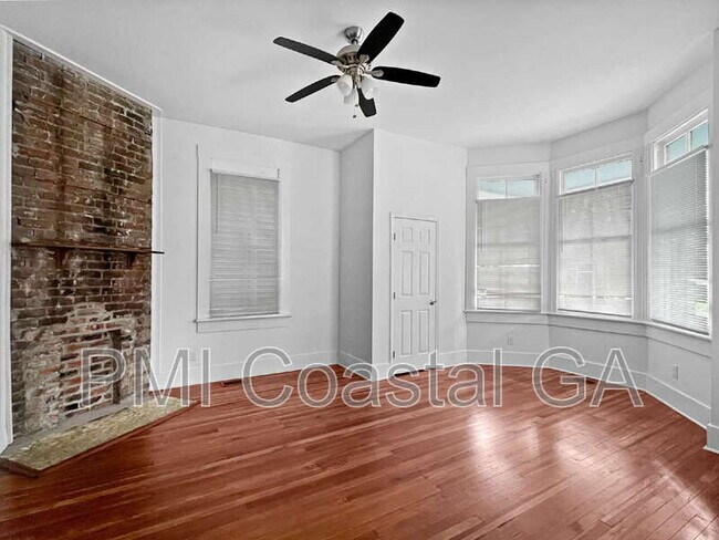 Foto del edificio - 1012 E Park Ave