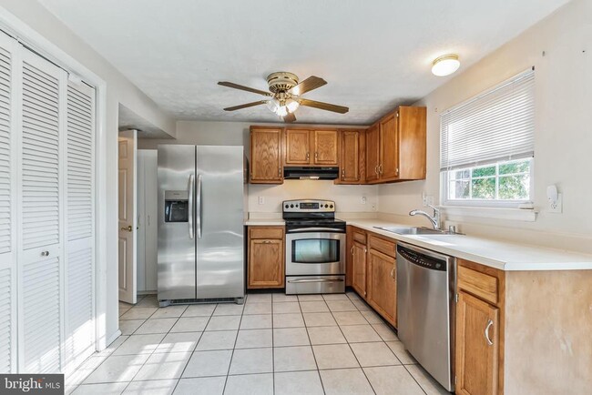 Building Photo - 2530 Vivaldi Ln