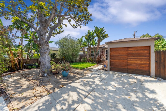 Building Photo - 12935 Greene Ave