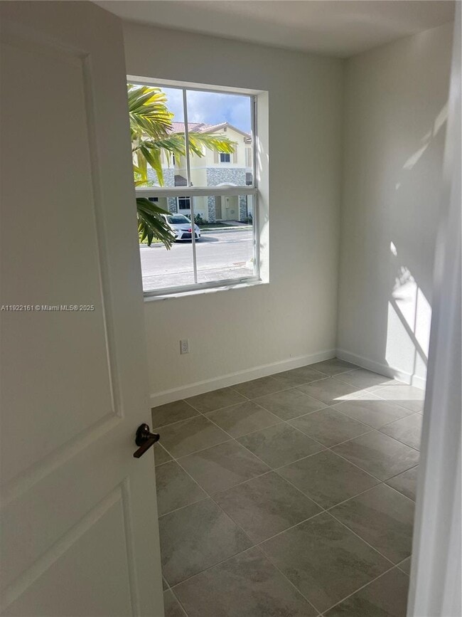 Foto del edificio - 2630 SE 27th Ct