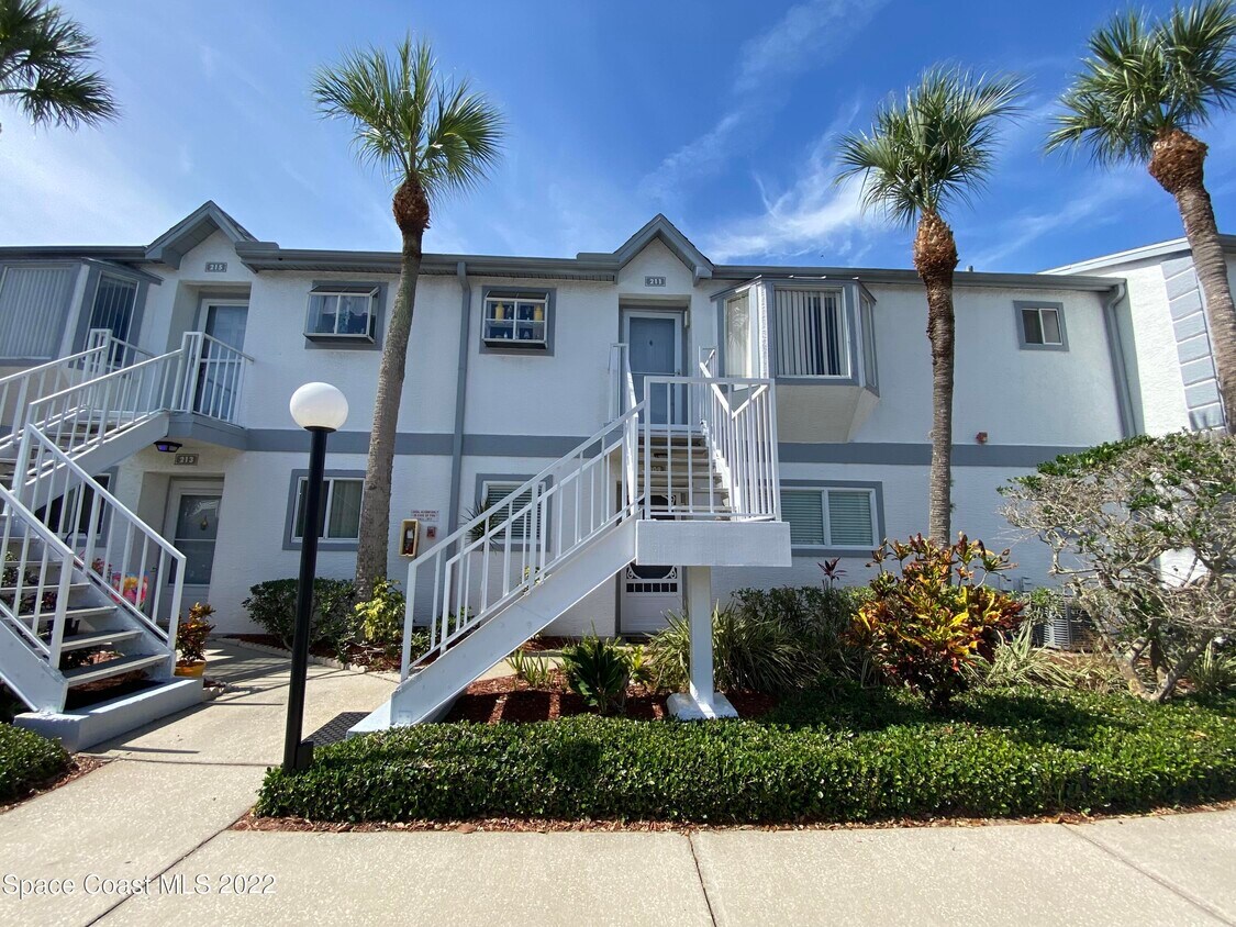 Primary Photo - 211 Ocean Park Ln