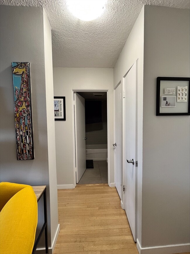 Building Photo - Breakers