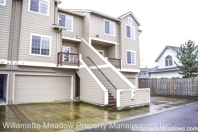 Building Photo - 5904 Shoreview Ln N