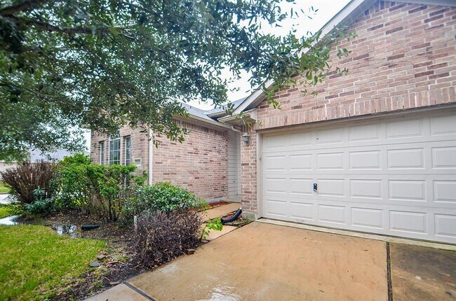 Foto del edificio - 20203 Goss Hollow Ln