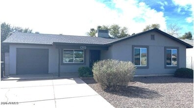 Building Photo - 3511 E Greenway Ln