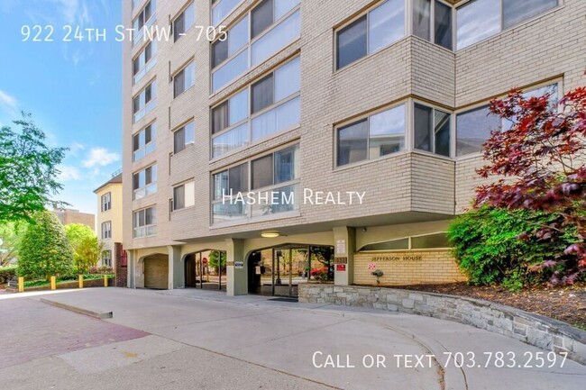 Building Photo - 922 24th St NW