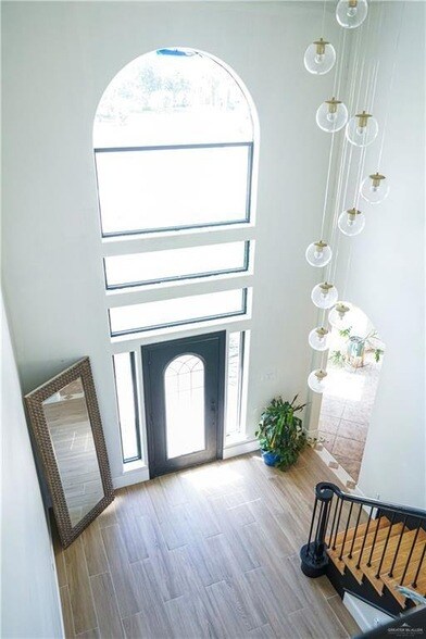 Foto del edificio - 2600 Santa Laura St