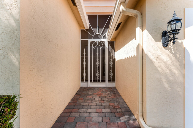 Building Photo - 8727 Carmel Mountain Way
