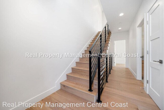 Building Photo - 2 br, 2.5 bath House - 219 1st Street