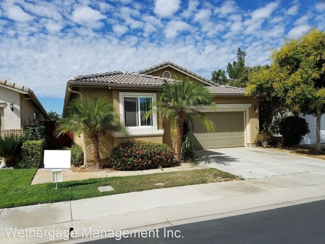 Primary Photo - 2 br, 2 bath House - 233 Carner