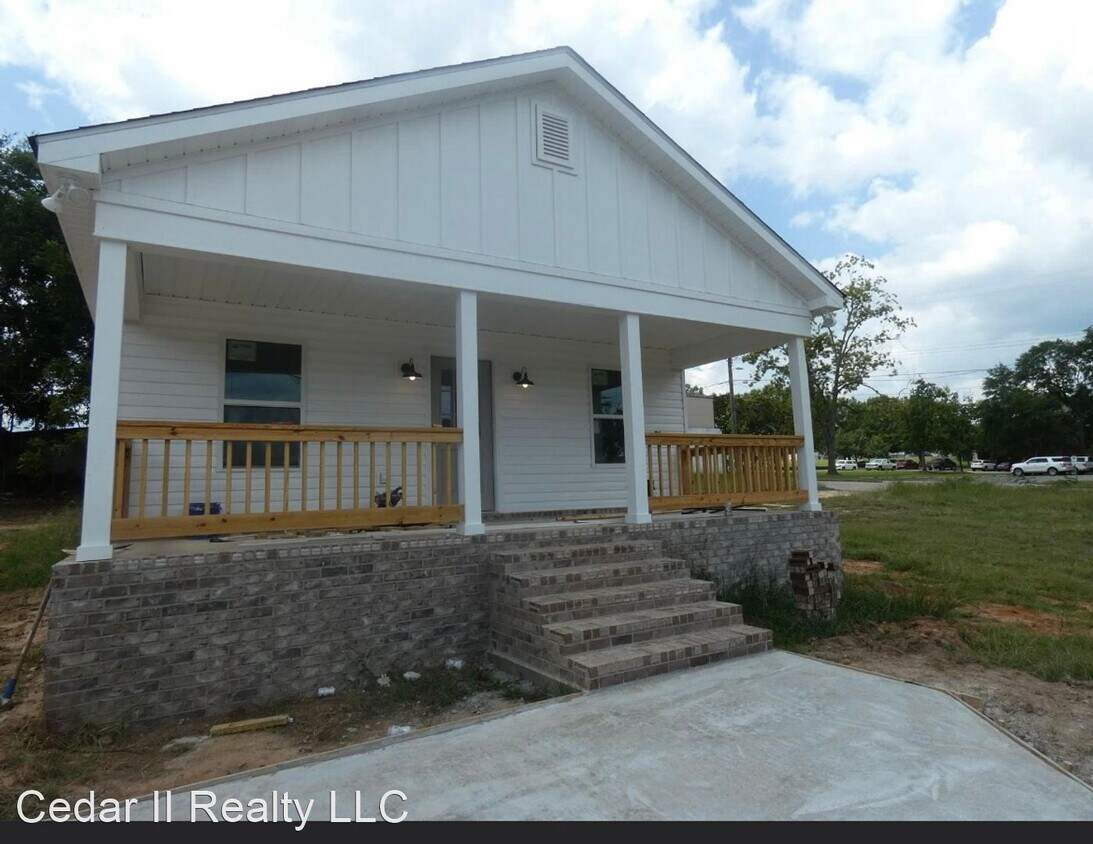 Primary Photo - 2 br, 2 bath House - 203 Corman Ave