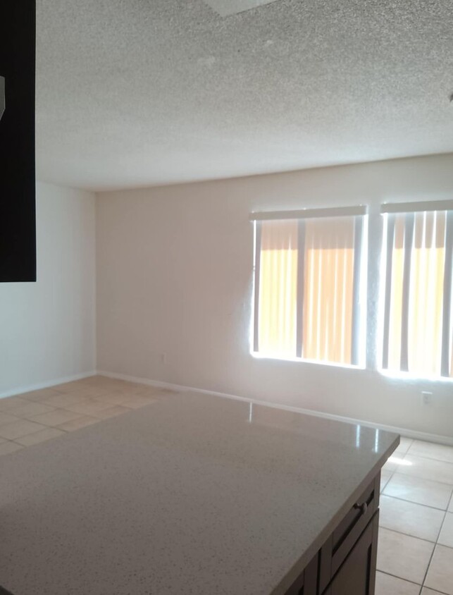Foto principal - 1BD / 1 BA - Apartment For Rent