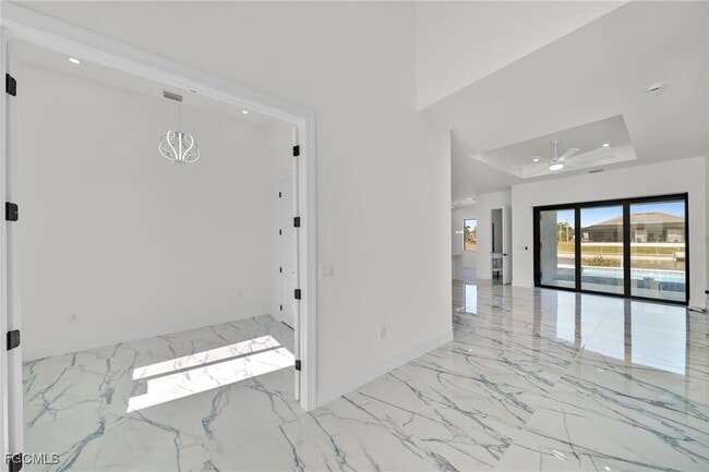 Building Photo - 2521 Diplomat Pkwy W