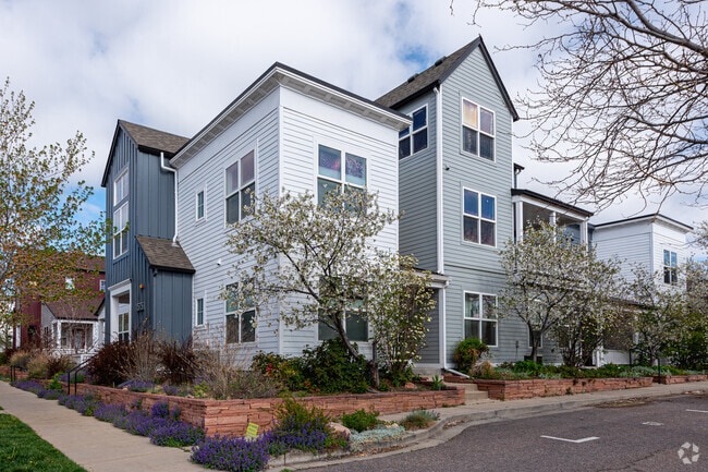 Building Photo - 1575 Zamia Ave