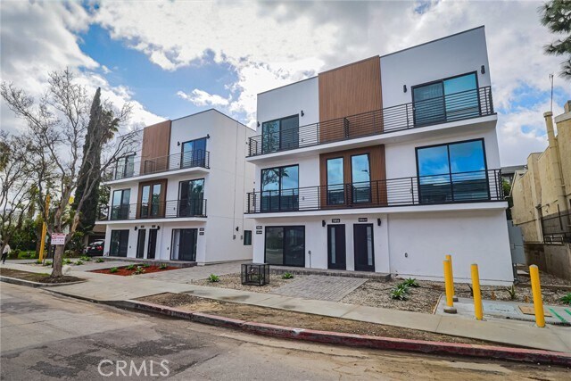 Foto del edificio - 11814 Gilmore St