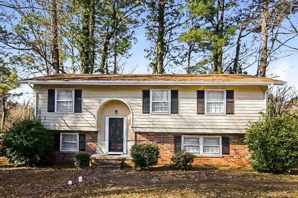 Primary Photo - 6106 Graceland Cir