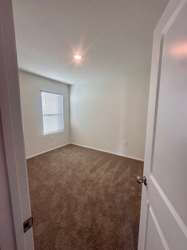 Foto del edificio - 4425 Boxelder Ave