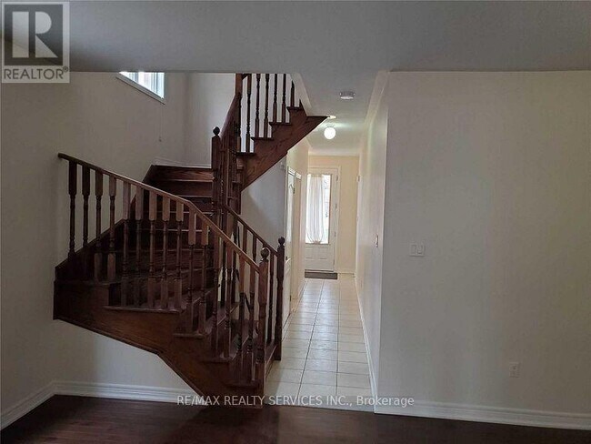 Building Photo - 16 Swancreek Ct