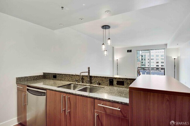 Foto del edificio - 50 Lansing St