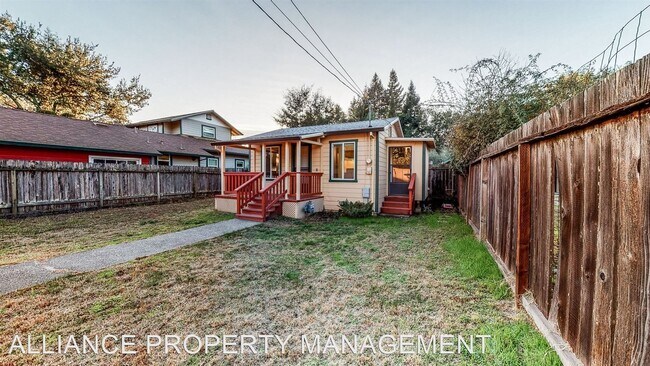 Building Photo - 1 br, 1 bath House - 13899 Village Ave