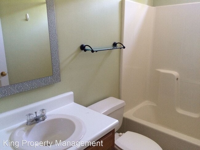 Building Photo - 3 br, 2.5 bath House - 1021 Berkshire Dr