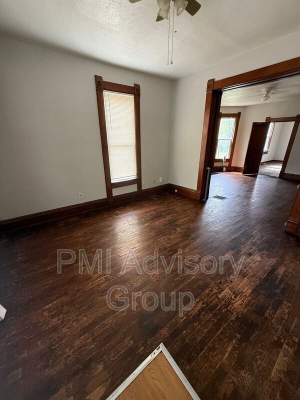Foto del edificio - 105 SW Buchanan St