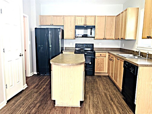Foto del edificio - 321 Collinsworth Dr