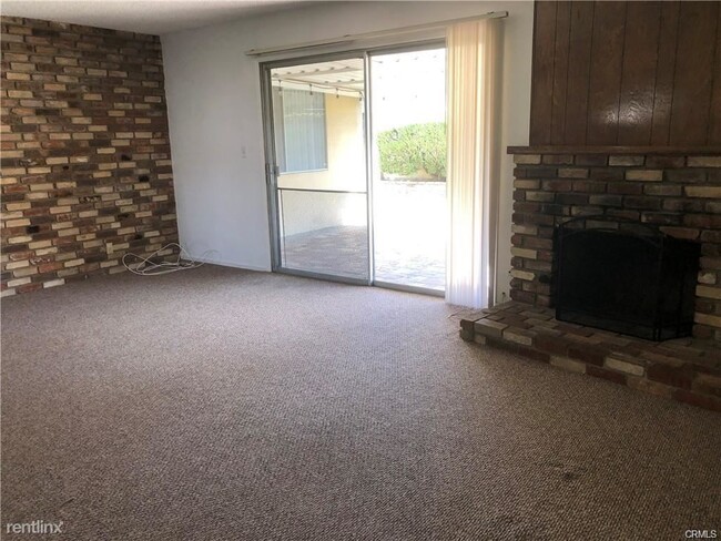 Building Photo - 4 br, 2.5 bath House - 12752 Olive St