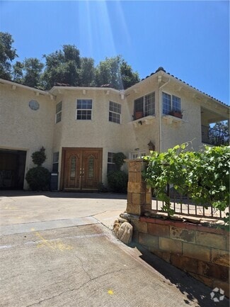 Building Photo - 2 Bradbury Hills Rd