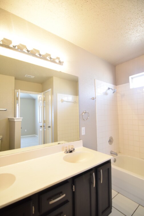 Foto del edificio - 3610 Levy Ln