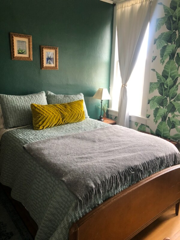 Foto principal - 204 E Callender St