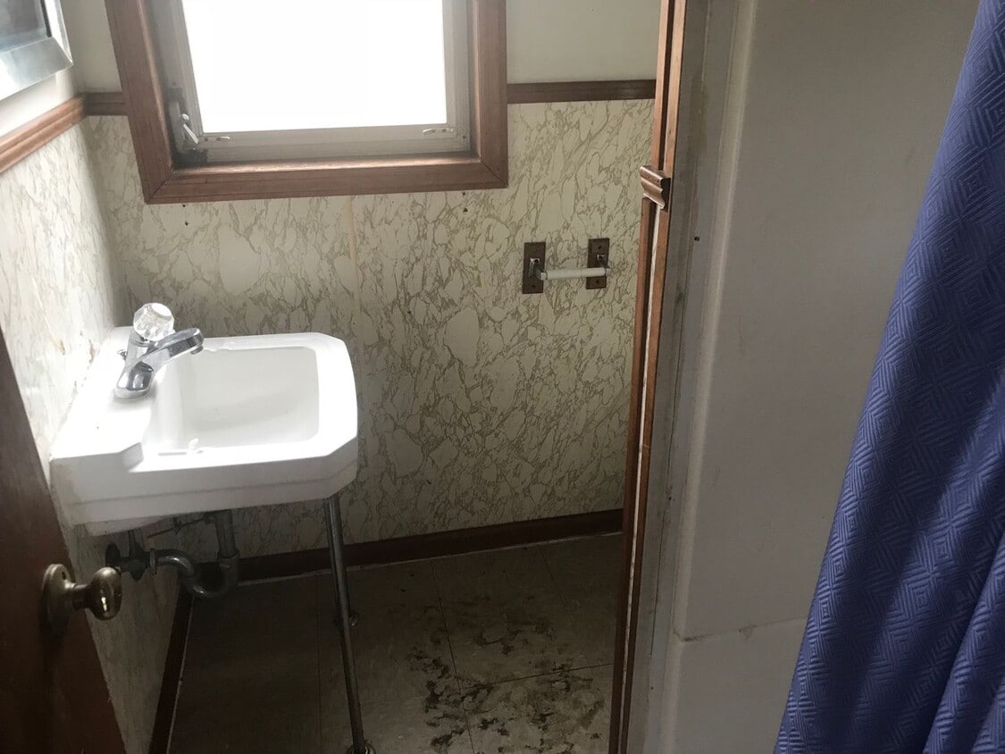 Primary Photo - 1310 Stroud Ave