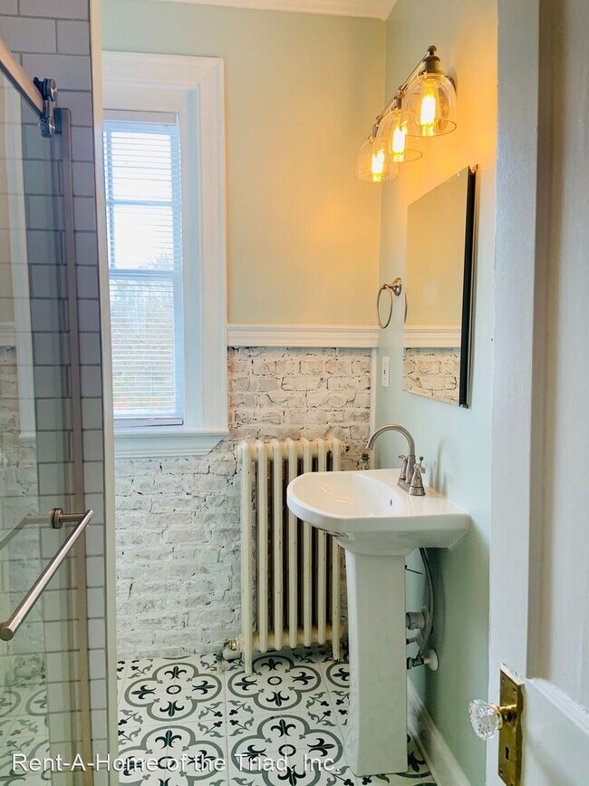 Foto del edificio - 1 br, 1 bath House - 904 West Market Stree...