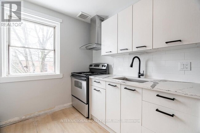 Building Photo - 1284 Gramercy Park Pl