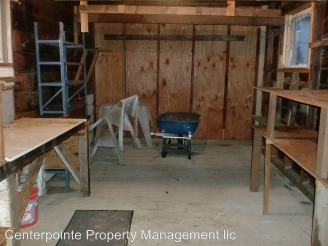 2817 W Gary Ave, Roseburg, OR 97471 - House for Rent in 