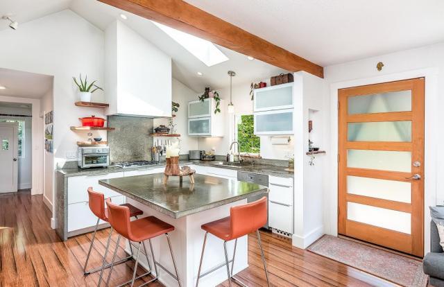 Foto del edificio - 4 bedroom in Seattle WA 98106