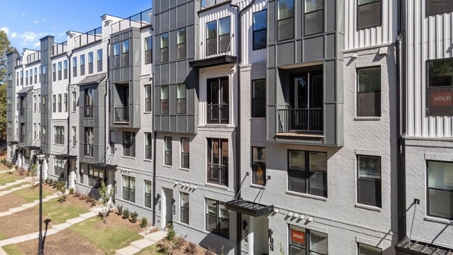 Gorgeous New Construction! Updated Kitche... - Gorgeous New Construction!  Updated Kitche... Townhome