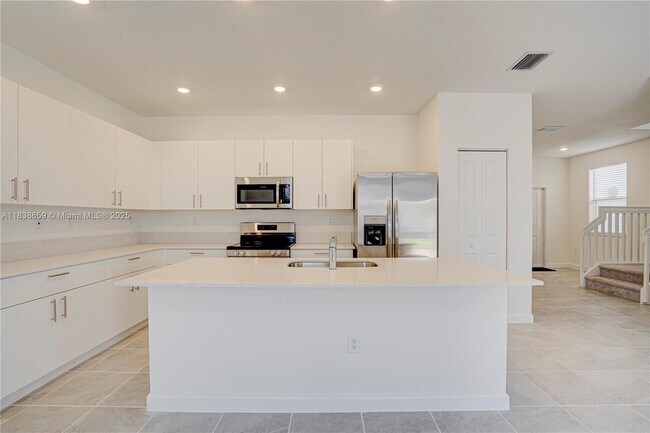 Foto del edificio - 2642 SE 24th St