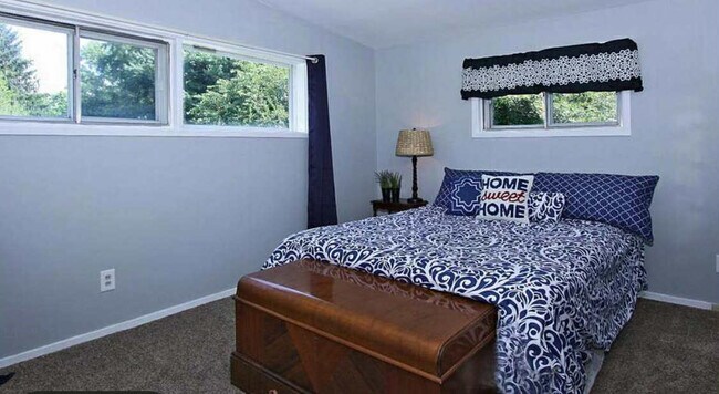 DORMITORIO 2 - 2303 Pinneberg Ave