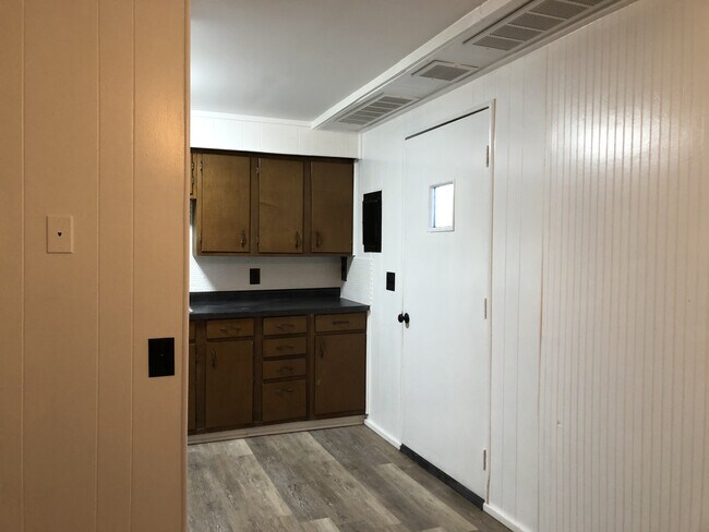 Foto del edificio - 4464 Brott Rd
