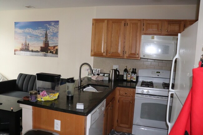 Building Photo - 90 Westland Ave