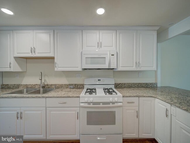 Building Photo - 13186 Putnam Cir