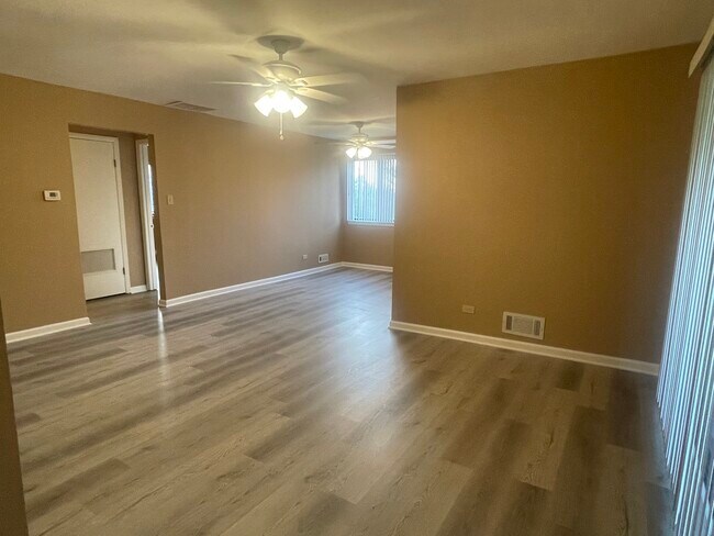 Building Photo - 3258 W 184th St