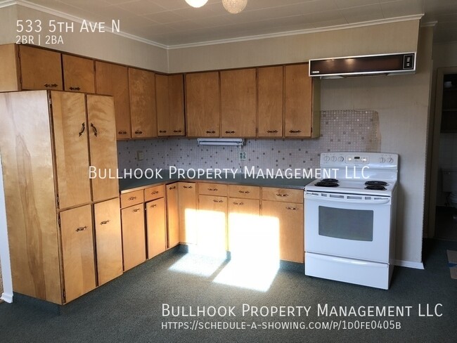 Building Photo - 533 5th Ave N