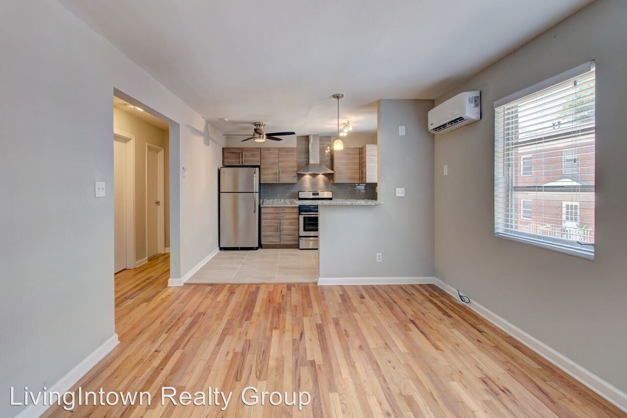 Foto principal - 949 Greenwood Ave NE