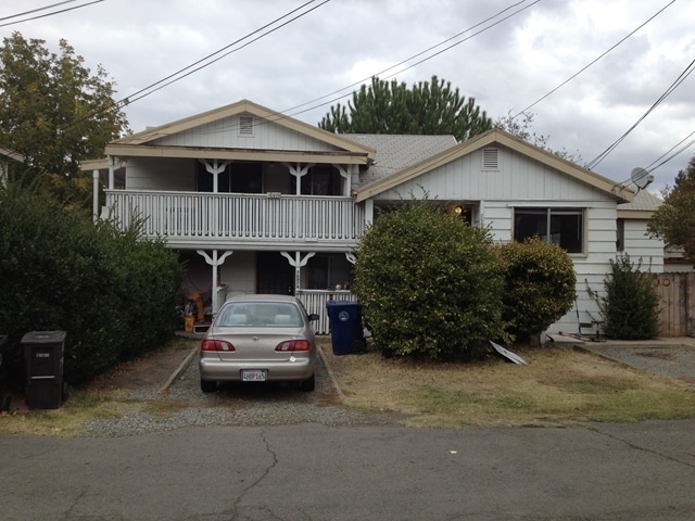 Building Photo - 7601-7611 Twin Oaks Ave