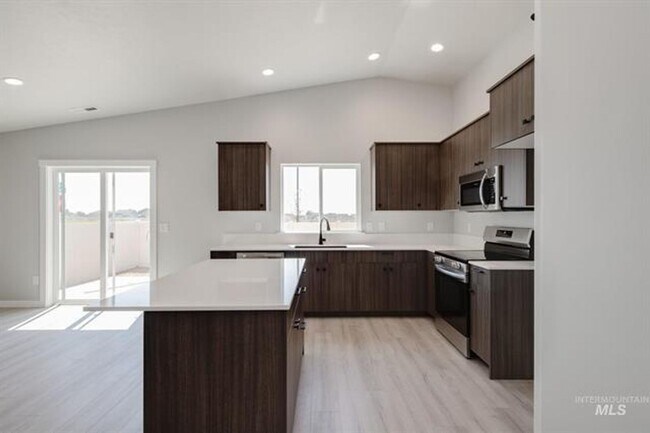 Building Photo - Brand New 4 Bedroom 2 Bathroom Home in South Meridian