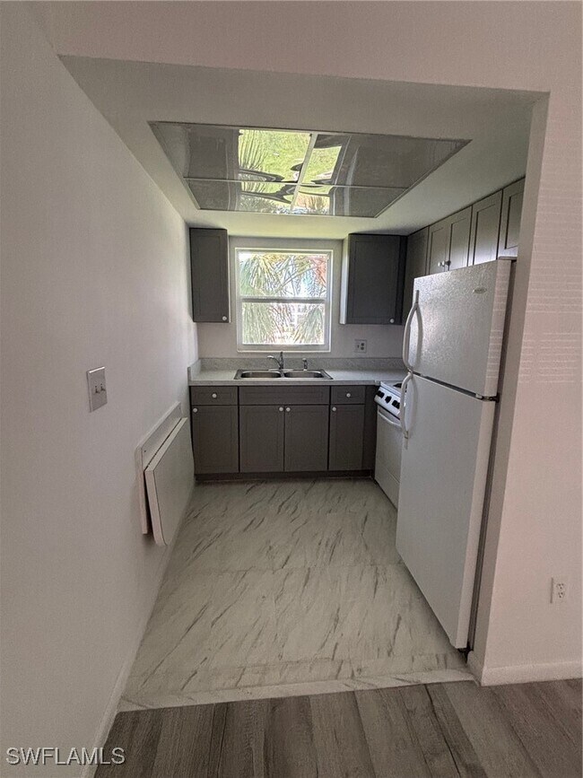 Foto del edificio - 3250 10th St N