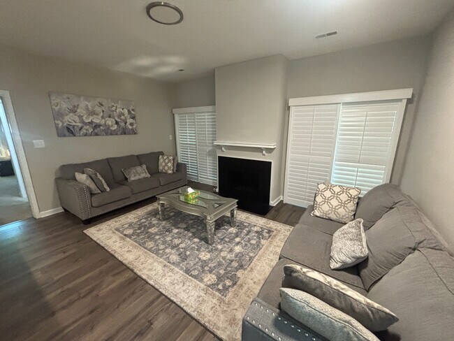 Foto del edificio - Room in Condo on Winterpointe Ln